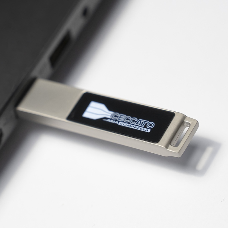 USB flash-карта LED с белой подсветкой (32Гб), серебристая, 6,6х1,2х0,45 см, металл. Артикул и19341